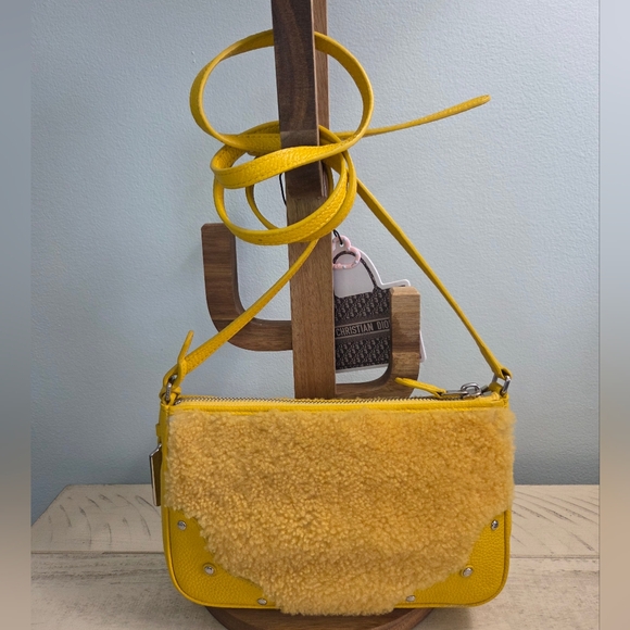 Coach Rhyder Shearling Pochette Banana Crossbody Purse 36490, EUC - Picture 5 of 16